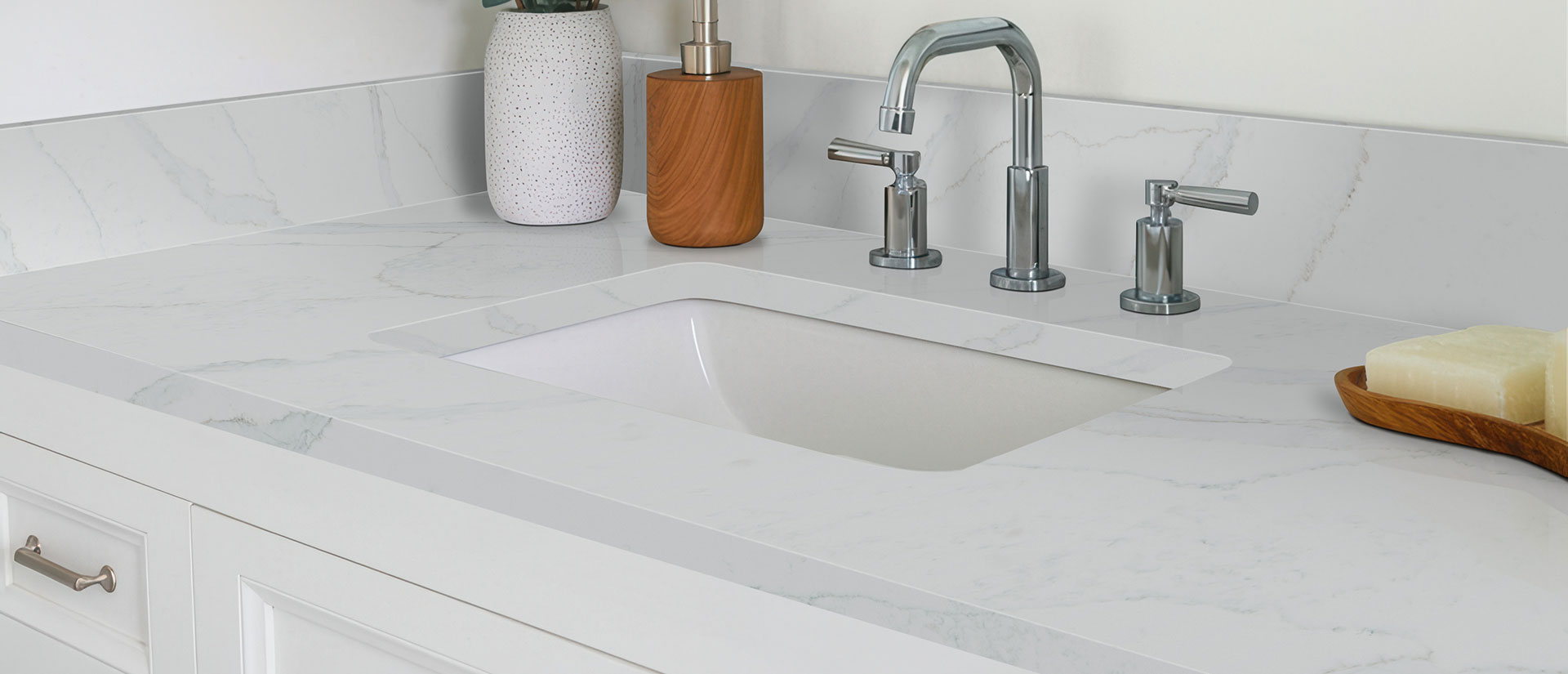 calacatta-vernello-quartz-bathroom-1159