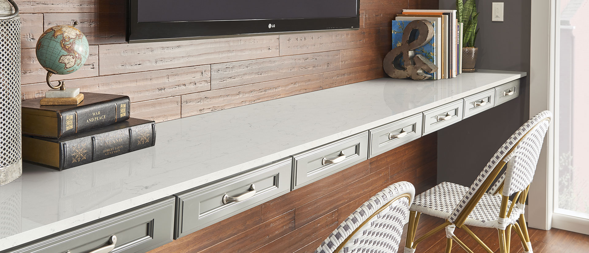carrara-delphi-quartz-countertop-kitchen-0274-detail-b-alt-01