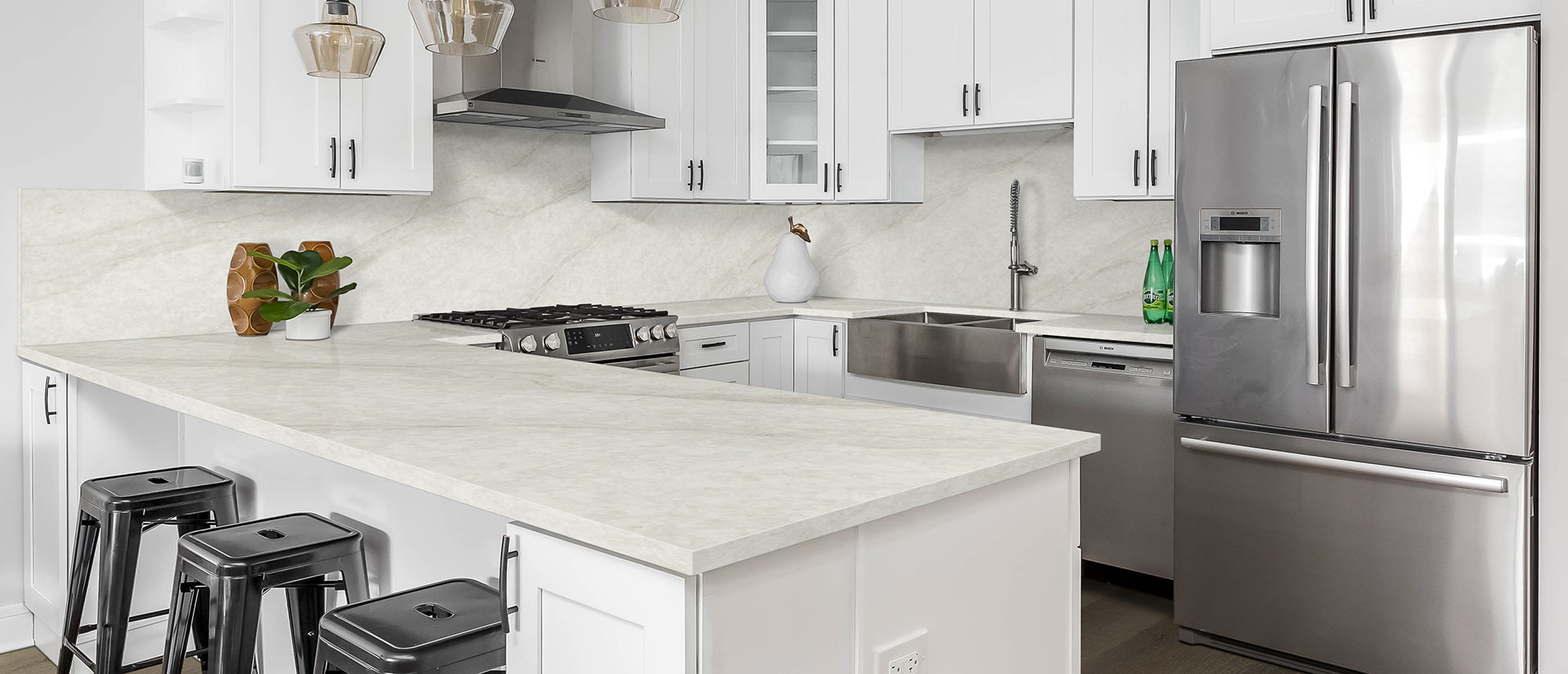 ivoritaj--q-premium-natural-quartz-countertops-room-scene-kitchen-1661