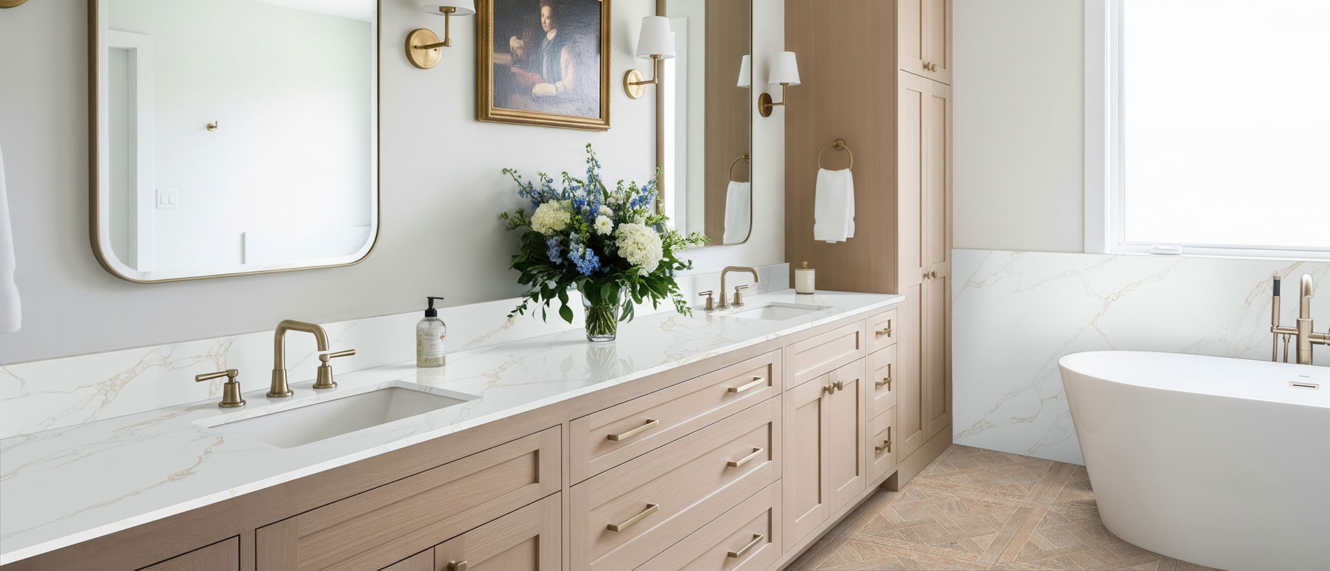 q-premium-natural-quartz™-countertops-calacatta-rivessa-bathroom-1254