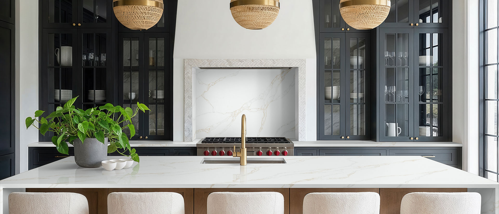 q-premium-natural-quartz™-countertops-calacatta-rivessa-kitchen-1693